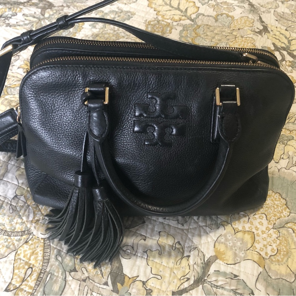 Beautiful Tory Burch pebble black leather purse.